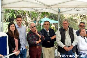 Emotivo acto de descubrimiento de la placa del pasaje que recuerda al periodista Adolfo Santana en Cernícalos (Foto TA)
